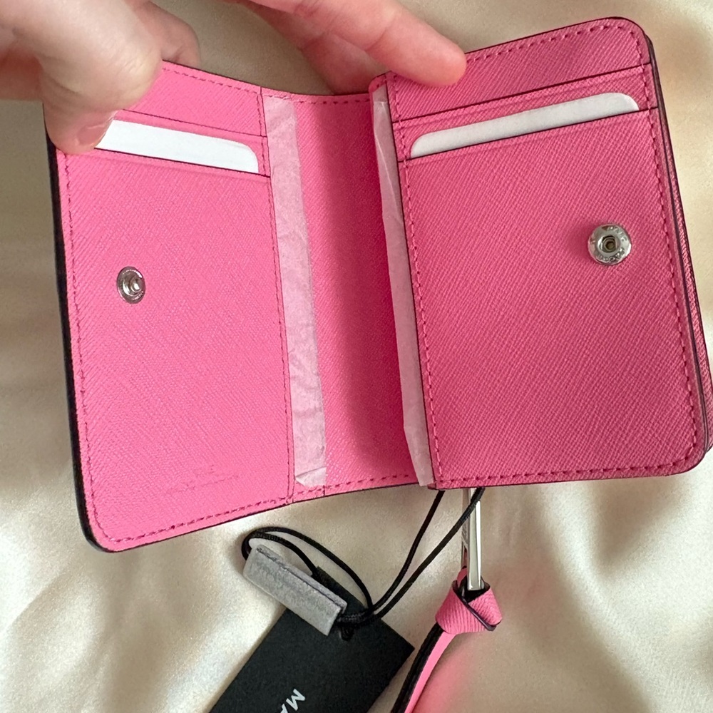 🎉 Marc Jacobs Tie-Dye Compact Wallet - Picture 4 of 6